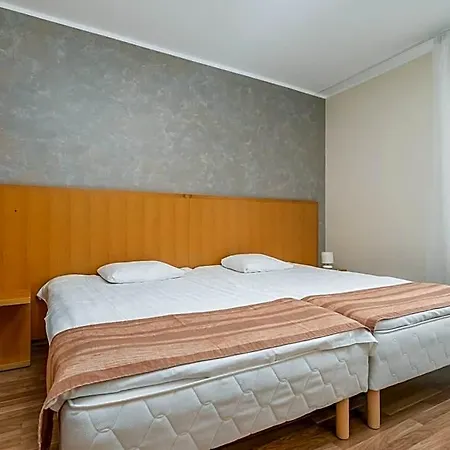 Adelle Viru Keskuses, 9-th Floor 3*